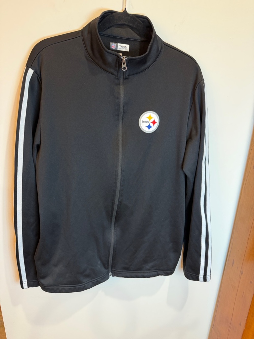 NFL Team Apparel Pittsburg Steelers Black NFL Zip-Up Jacket with White Stripes M